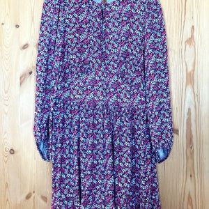 Brand new never worn Banana Republic flower dress with lots of beautiful details